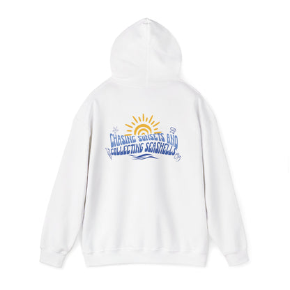 Sudadera con capucha "Persiguiendo puestas de sol y recolectando conchas marinas" 