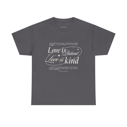 Camiseta unisex de algodón inspiradora "El amor es paciente, el amor es bondadoso". 